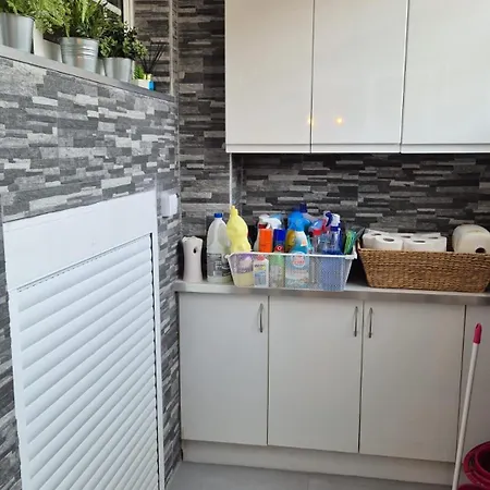 Luxurious Three Bedroom Duplex Close To Lejlighed Fuengirola