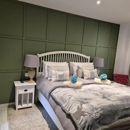 Luxurious Three Bedroom Duplex Close To * Fuengirola