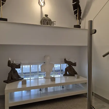 Apartment Luxurious Three Bedroom Duplex Close To