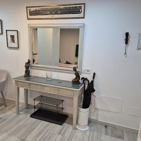 Luxurious Three Bedroom Duplex Close To *