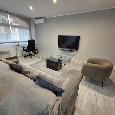 Luxurious Three Bedroom Duplex Close To Apartment